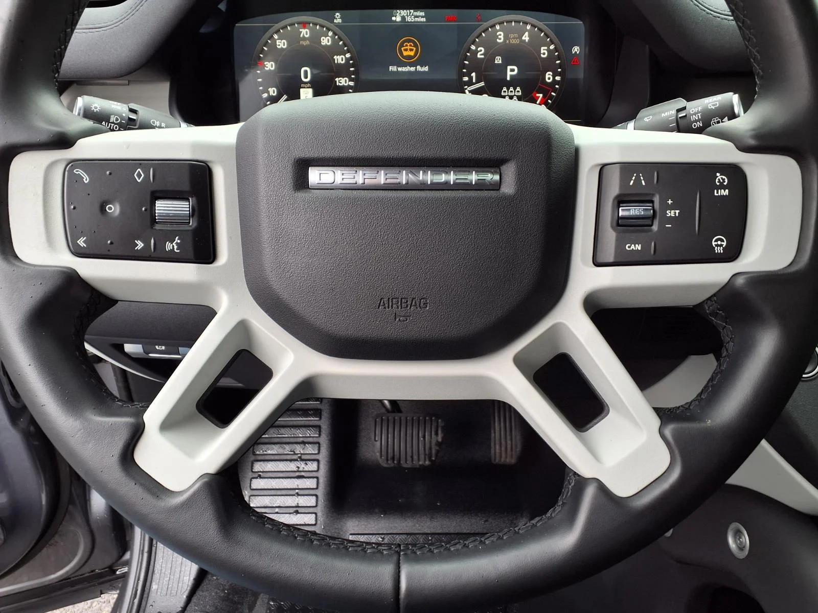 Used 2023 Carpathian Grey Metallic (1au) Land Rover 110 S image 11