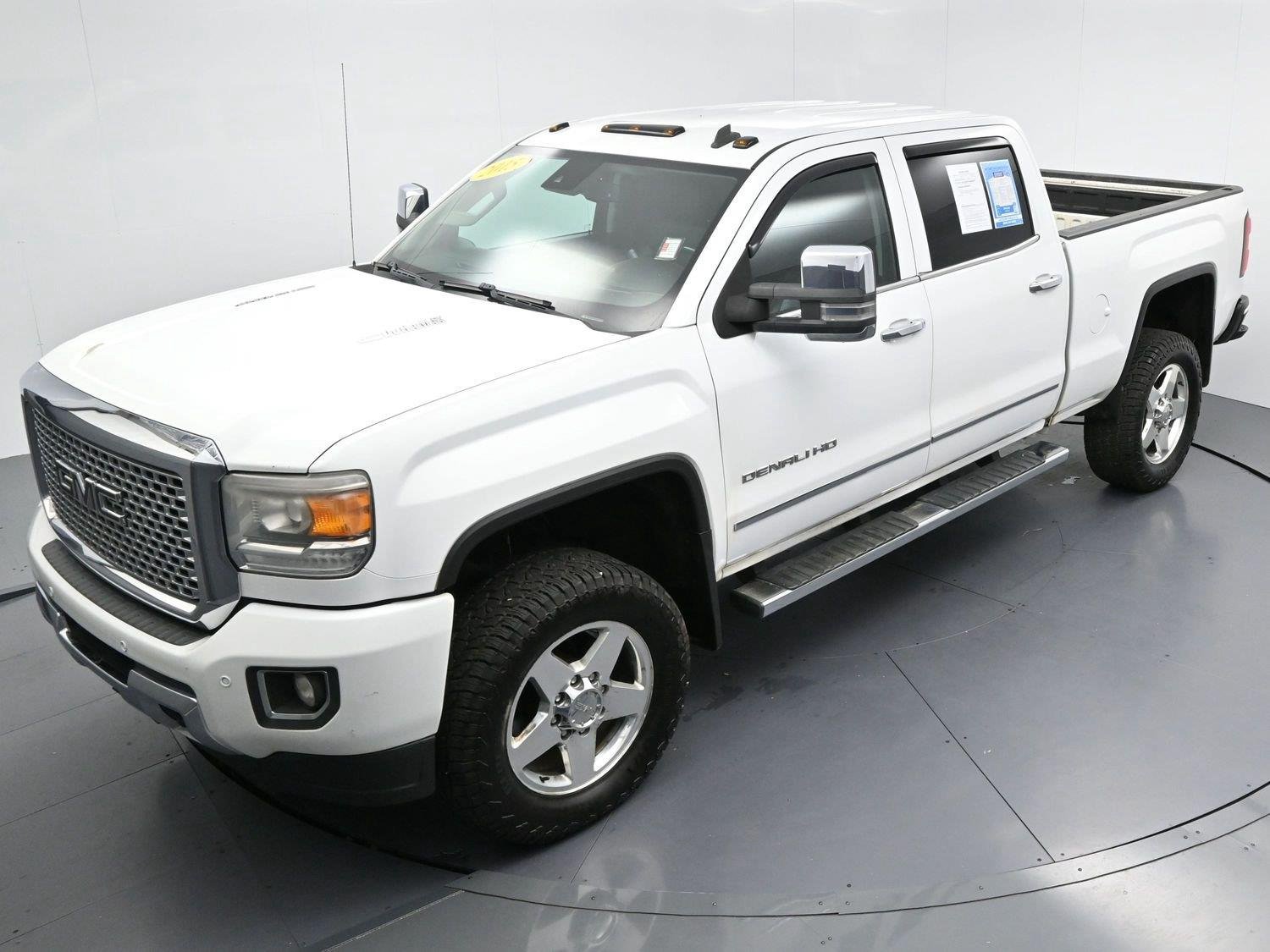 Used 2015 Summit White GMC Denali image 36