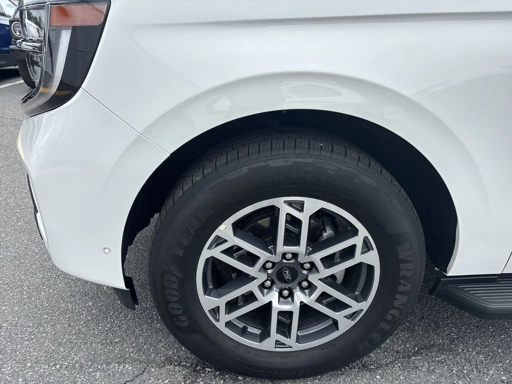 Used 2025 White Ford Active image 19