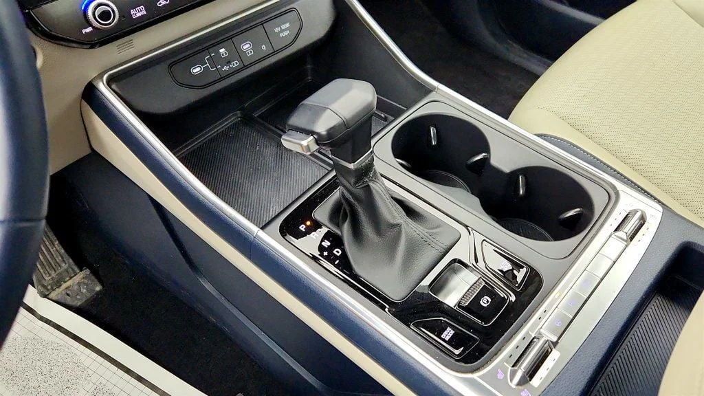 Used 2025 Ivory Silver Kia SX Prestige w/ Dual Rear Entertainment & VIP 2nd Row Seats image 17