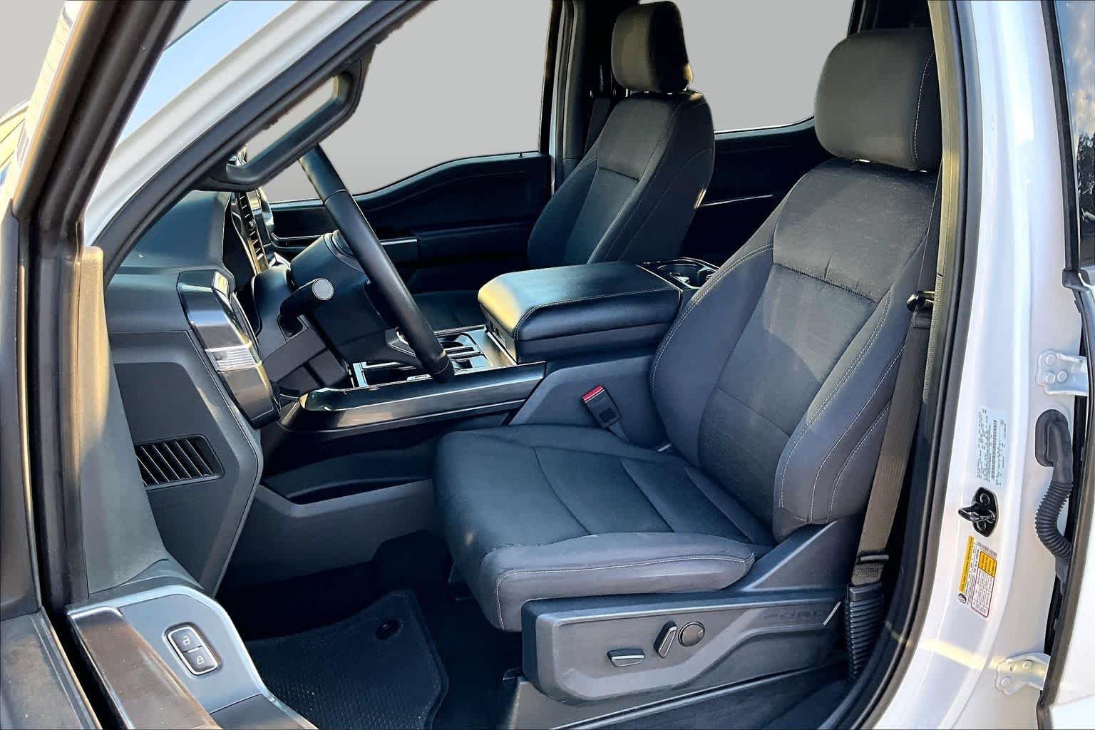 Used 2023 Oxford White Ford XLT image 8