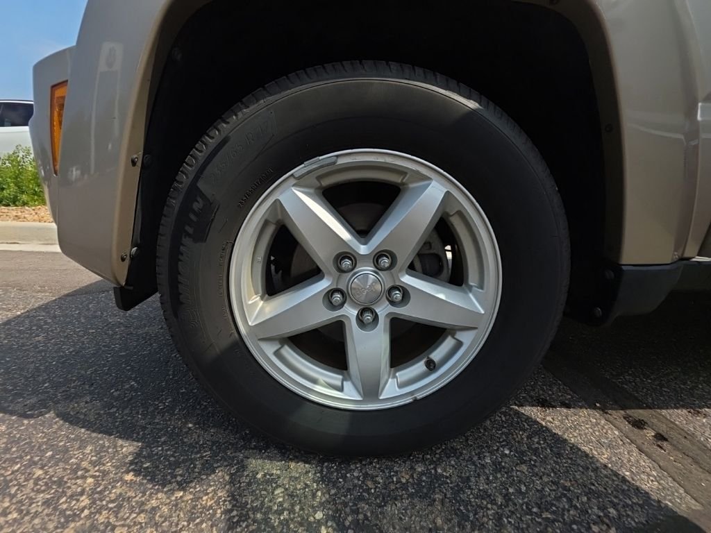 Used 2011 Light Sandstone Metallic Jeep Limited image 20