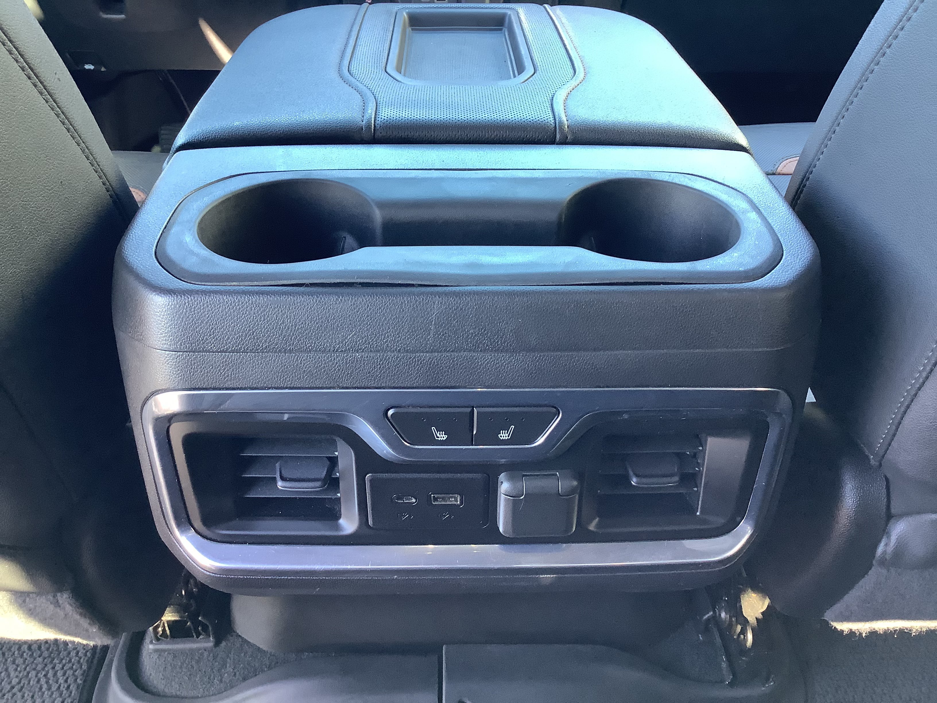 Used 2021 White GMC AT4 image 10