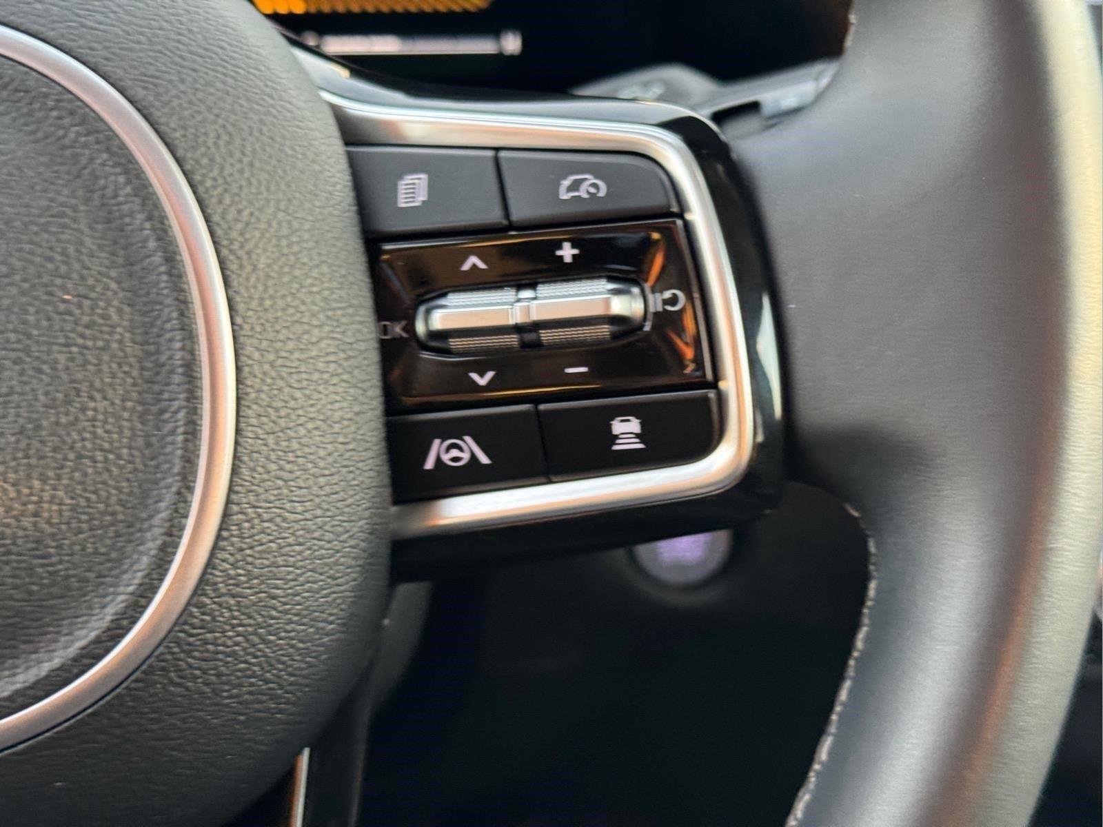 Used 2024 Wolf Gray Kia X-Line EX image 27