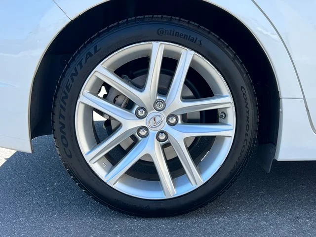 Used 2016 Eminent White Pearl Lexus  image 13