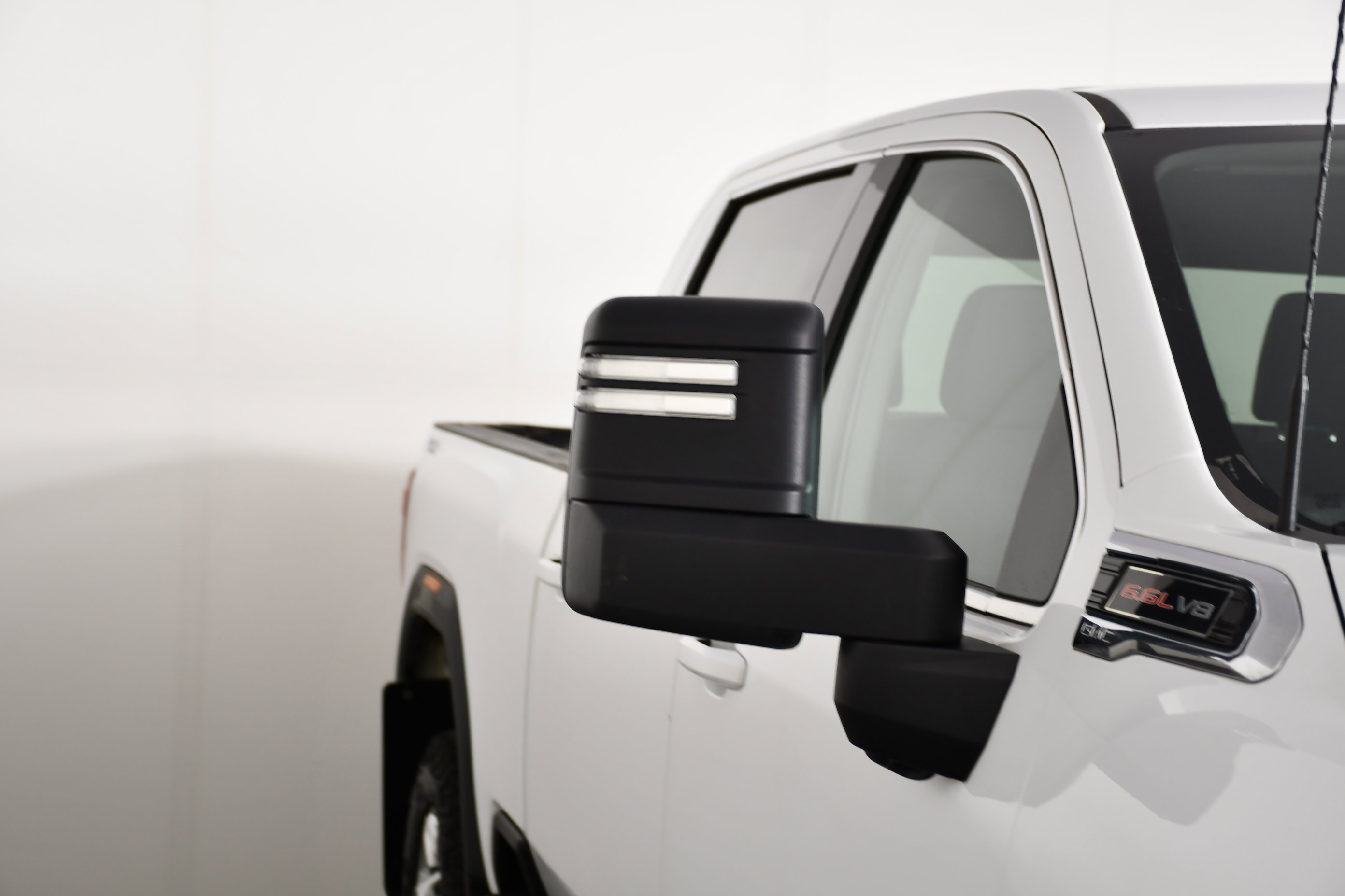 Used 2022 White GMC SLE image 14