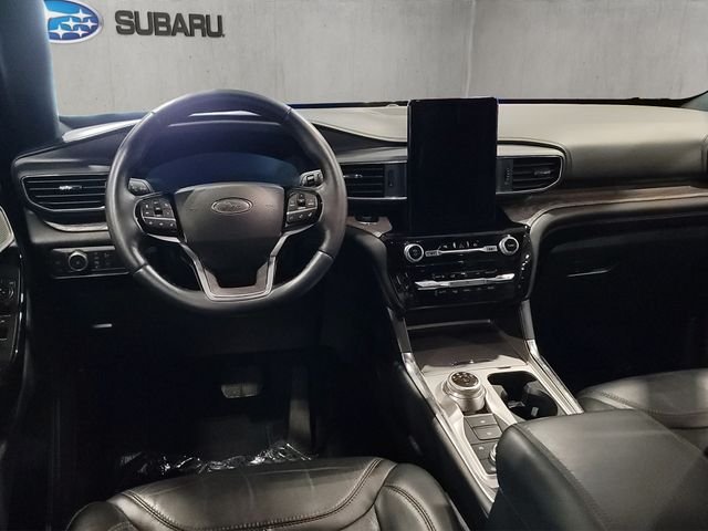 Used 2022 Red Metallic Ford Platinum image 2