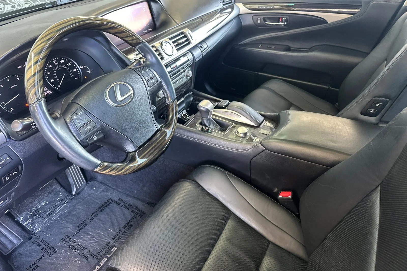 Used 2016 BLACK Lexus  image 9