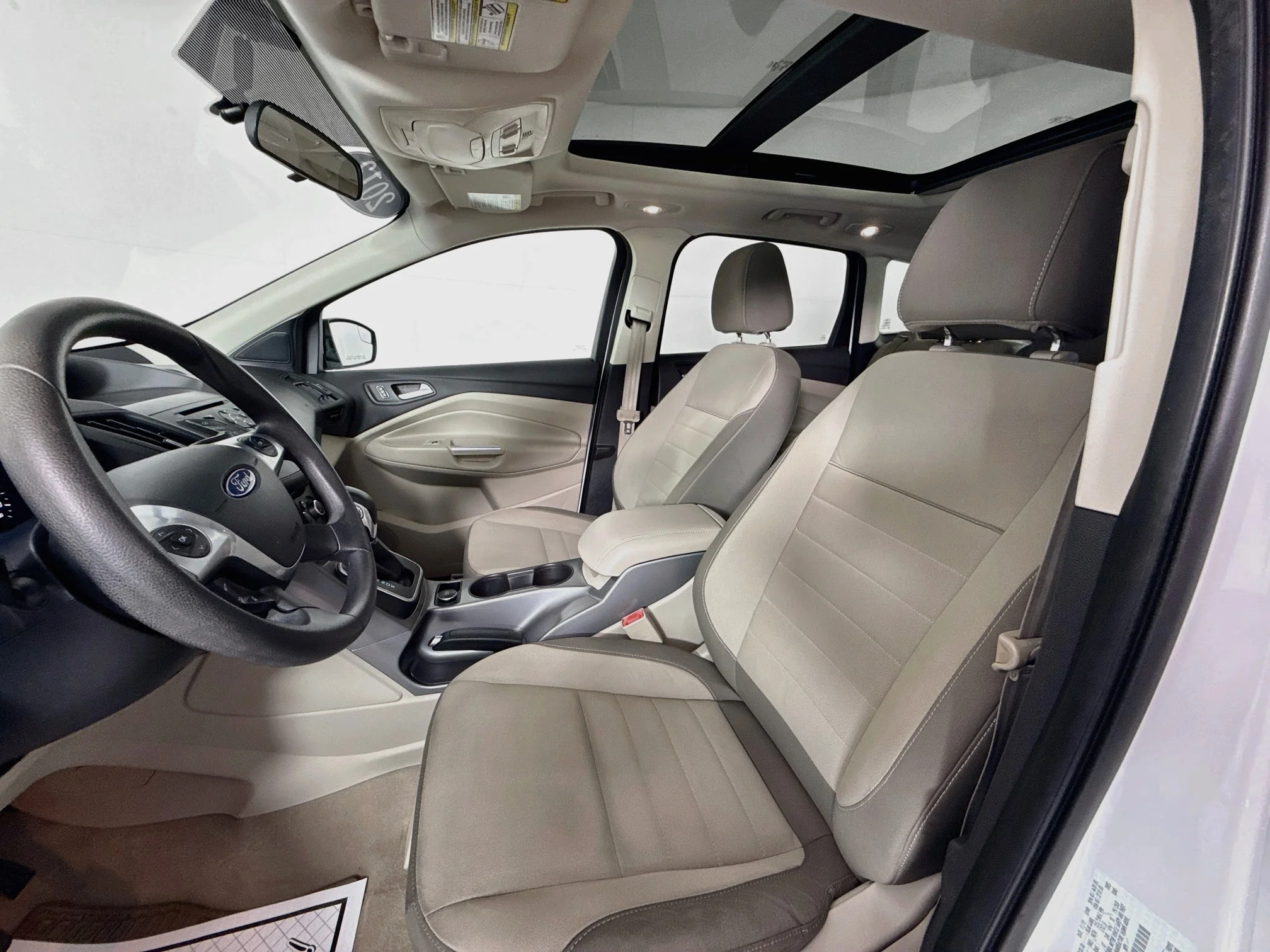 Used 2013 Oxford White Ford SE image 2