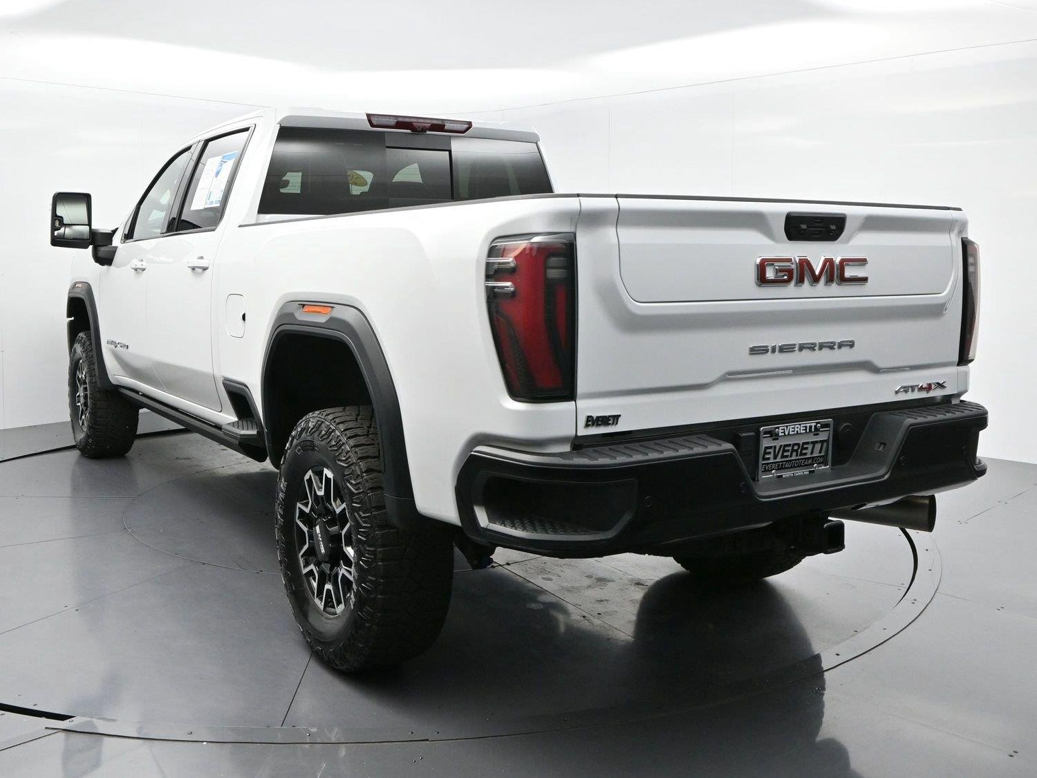 Used 2024 Summit White GMC AT4X image 5