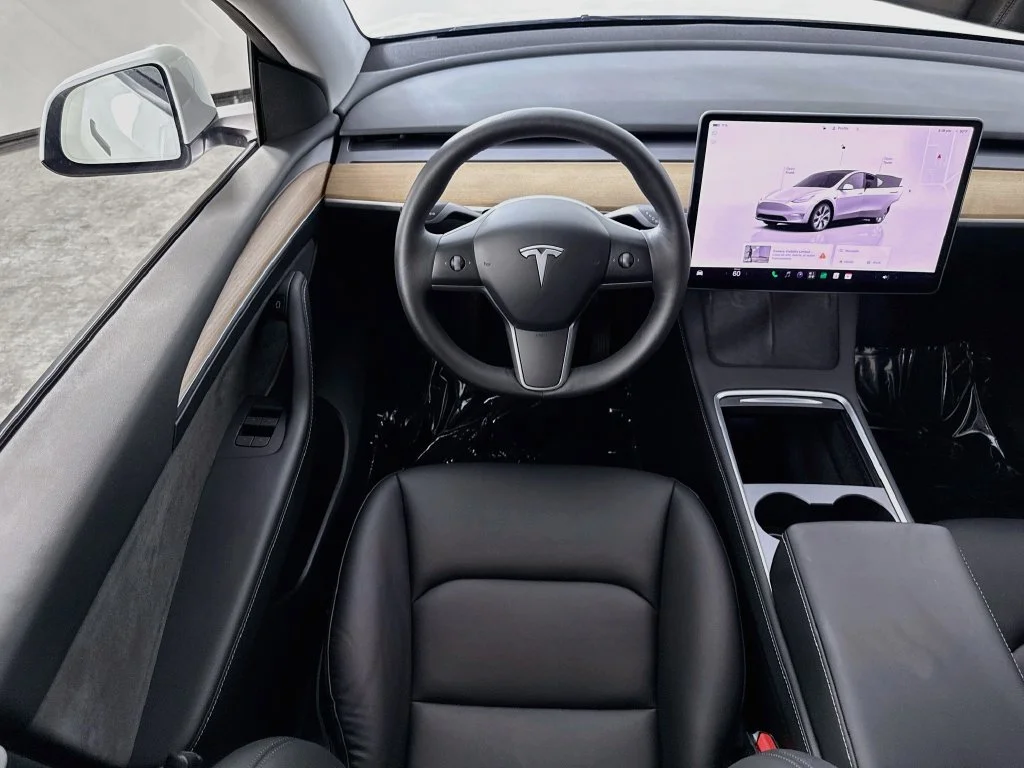 Used 2023 White Tesla Long Range image 22