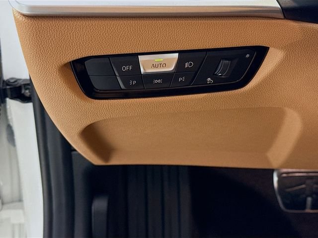 2026 BMW 3 Series 330i - Photo 10