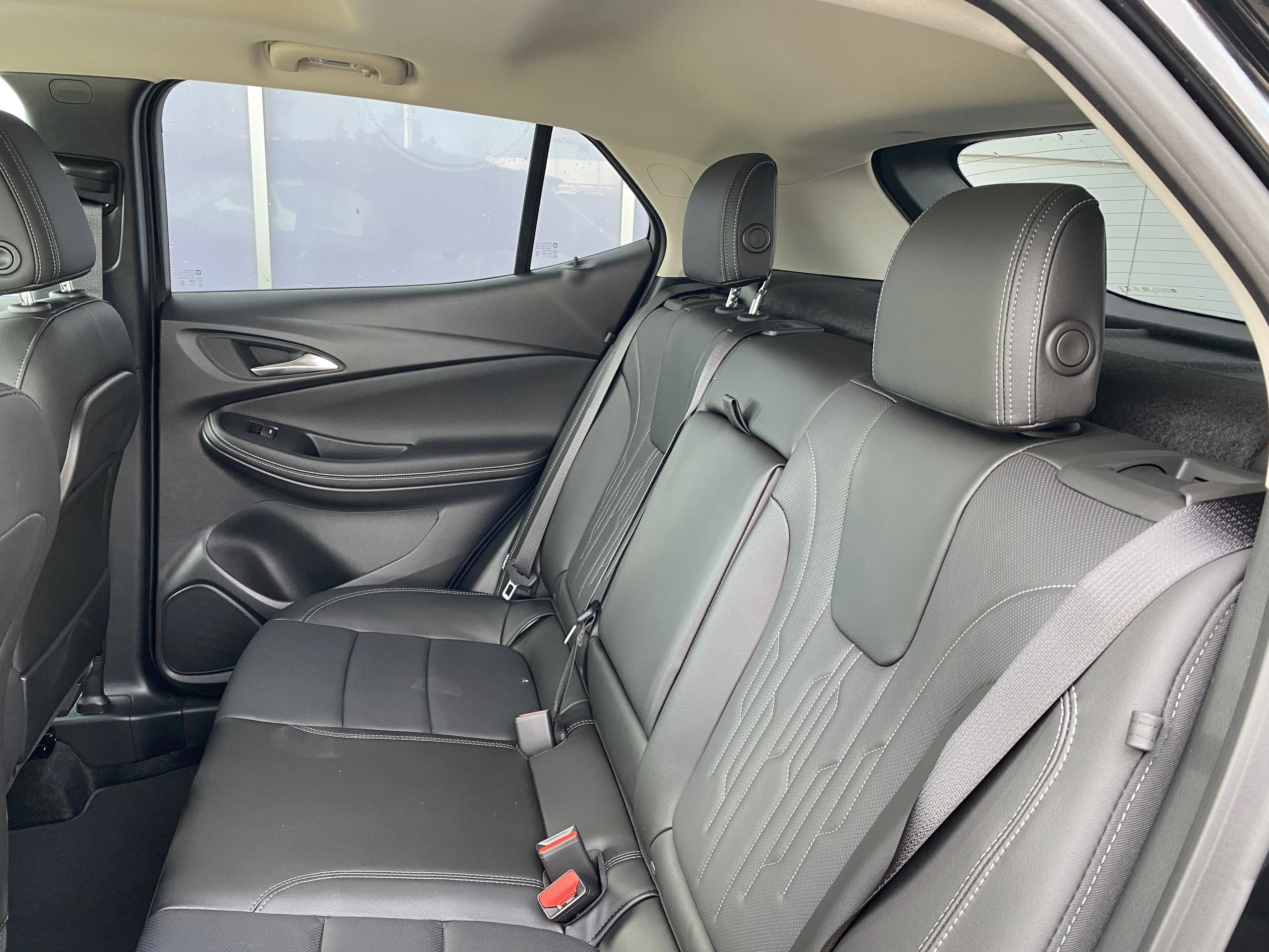 New 2026 EBONY TWILIGHT METALLIC Buick Avenir image 27
