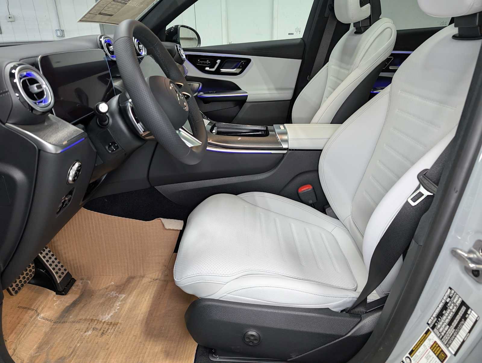 New 2026 MANUFAKTUR Alpine Grey Mercedes-Benz GLC 300 image 4