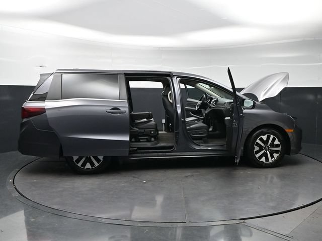 Certified Used 2025 Modern Steel Metallic Honda EX-L image 63