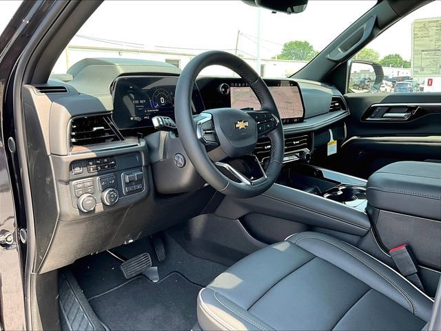 2025 Chevrolet Suburban Premier - Photo 8