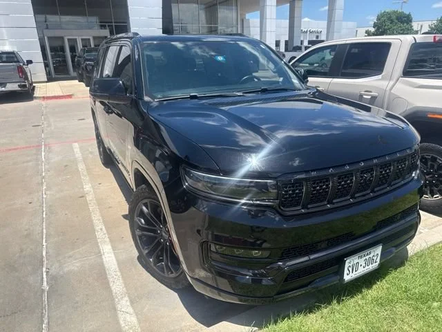 Used 2023 Brown Jeep Obsidian 4x4 image 2