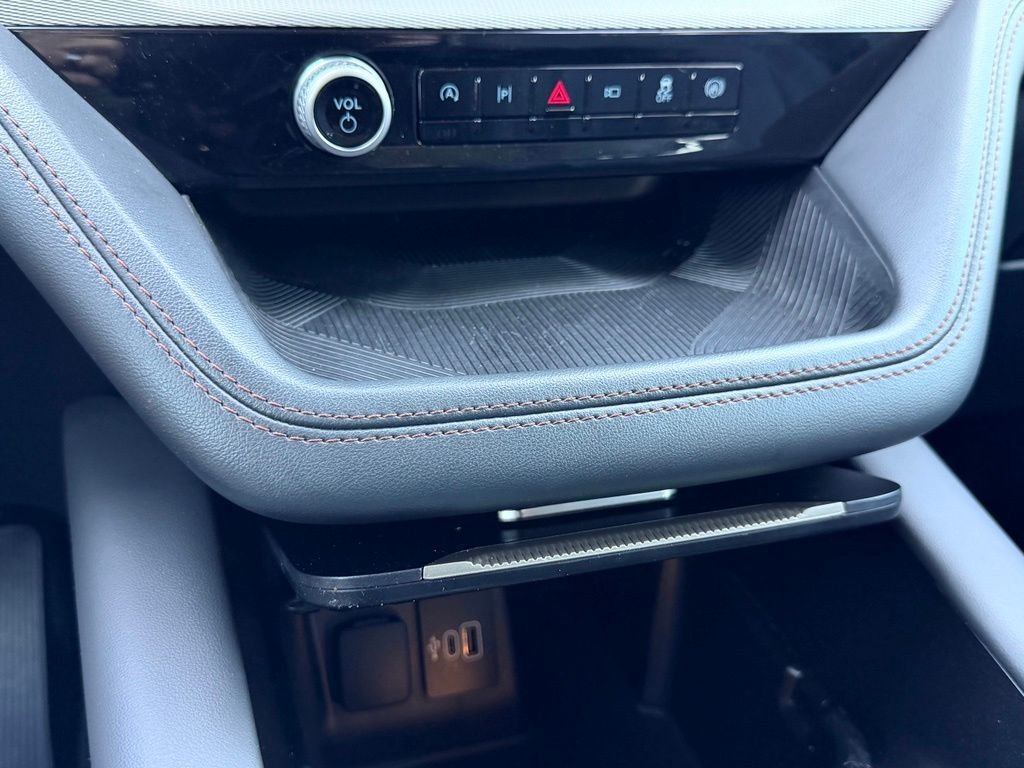 Used 2025 White Ford Active image 31