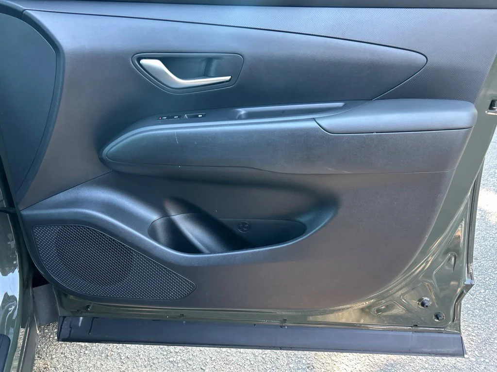 Used 2025 Green Hyundai SEL image 30