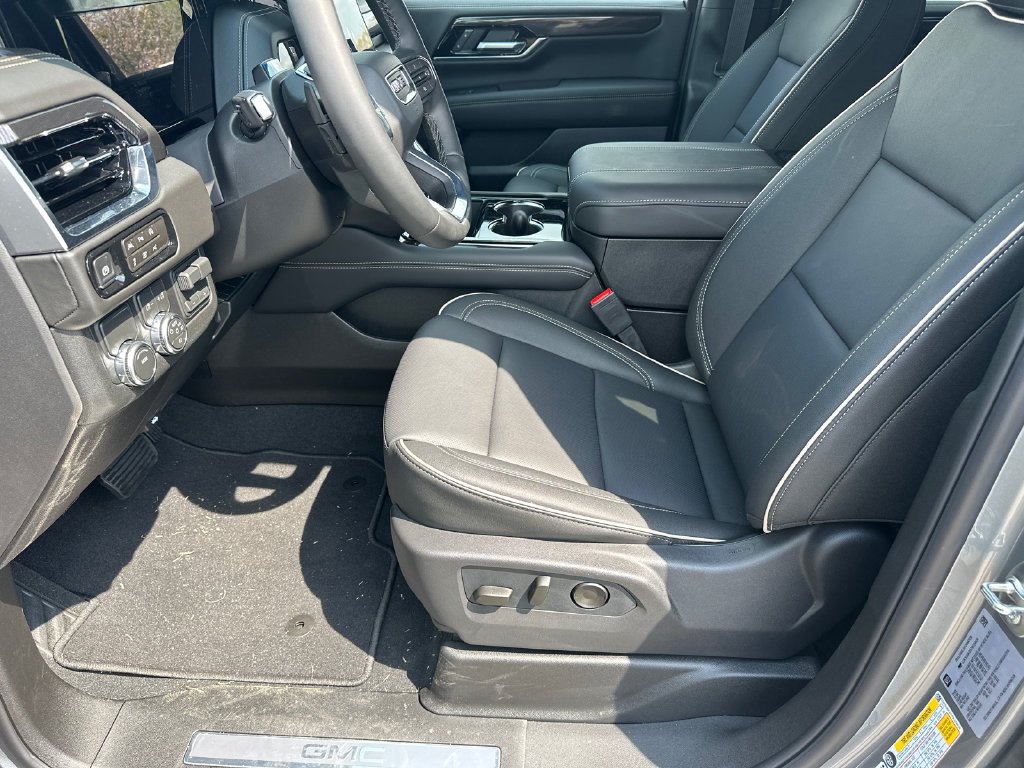 Used 2026 Silver GMC Elevation image 9