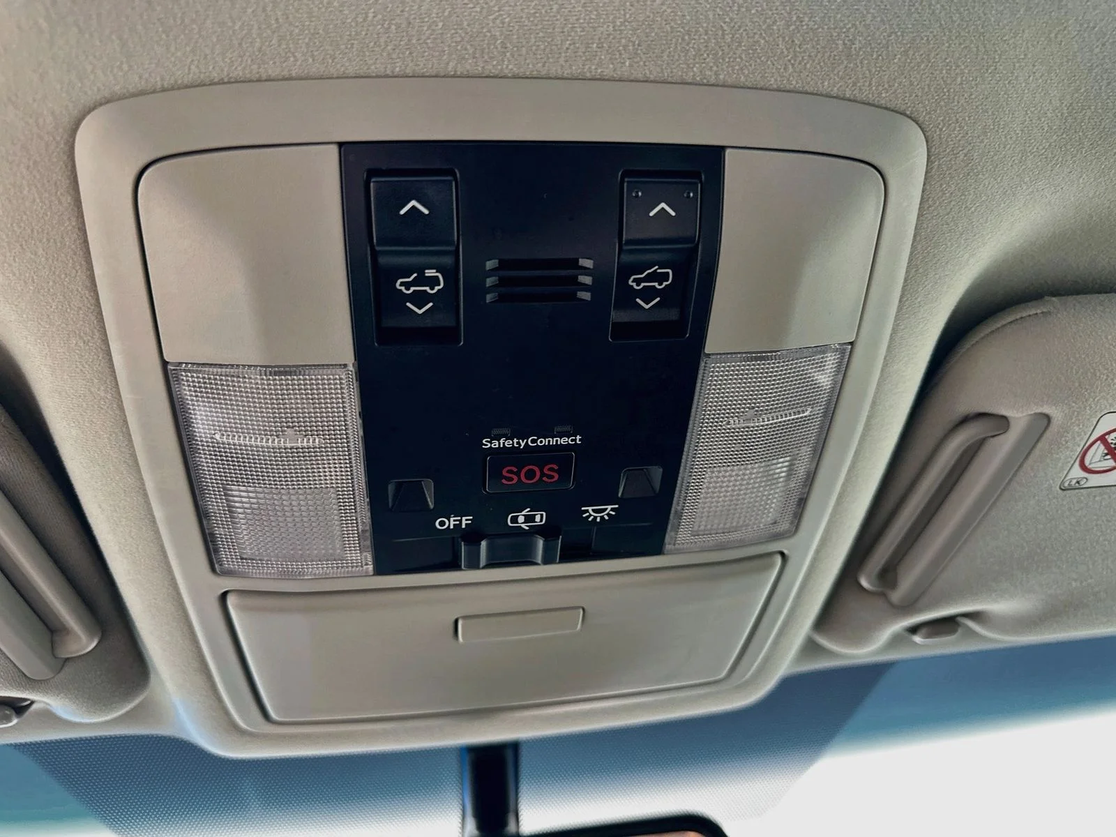 Used 2014 Black Lexus  image 31
