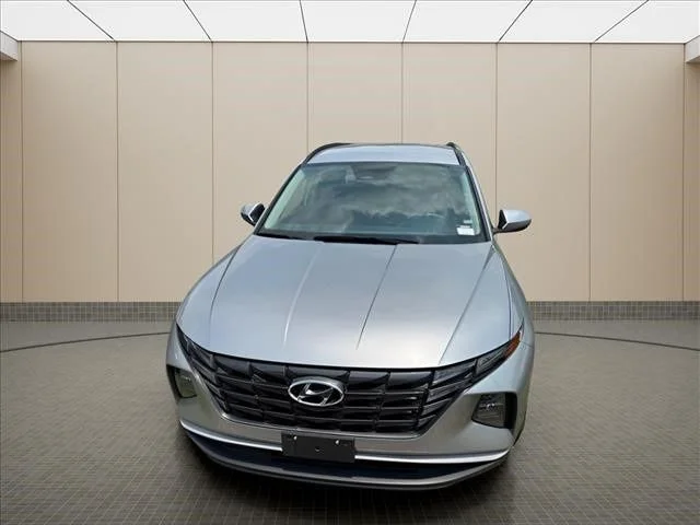 Used 2024 Silver Hyundai SEL image 7