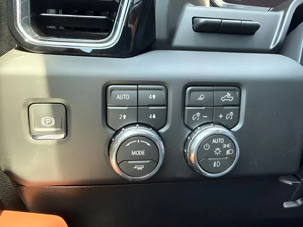 New 2026 Glacier White Tricoat GMC Denali Ultimate image 26