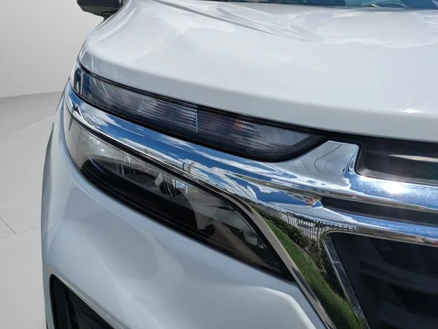 Used 2022 White Chevrolet LS image 7