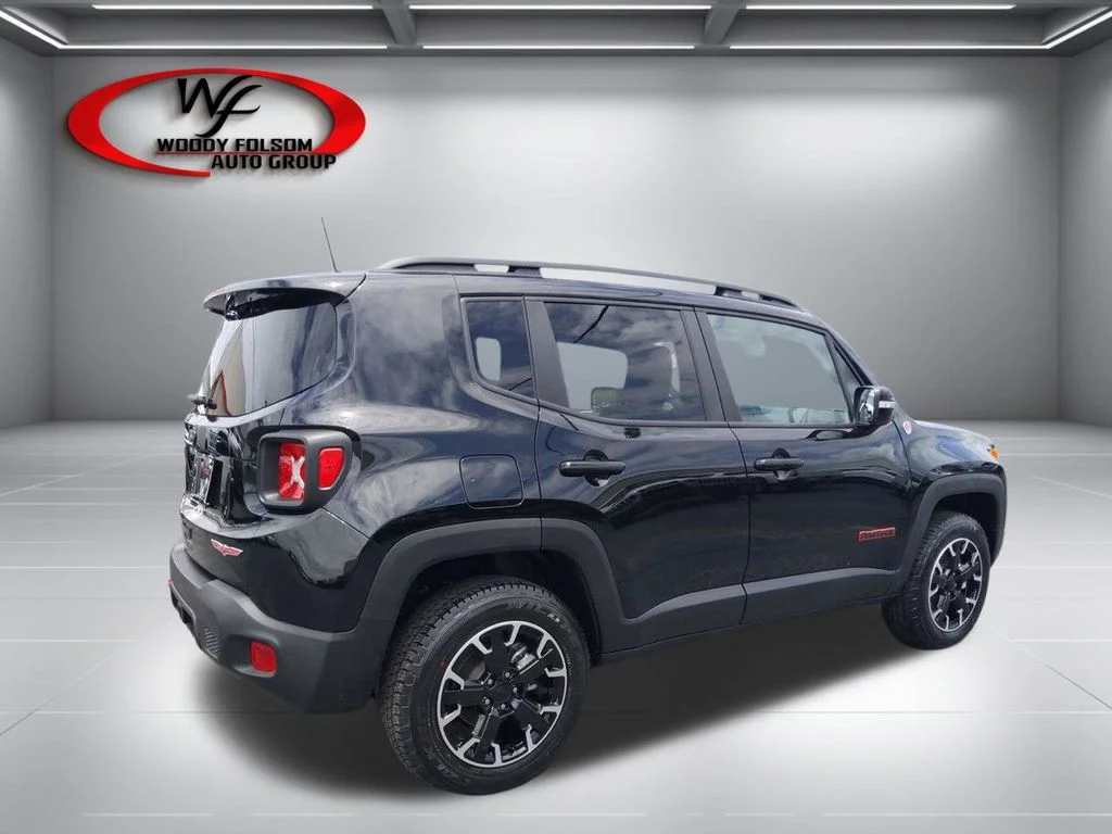 Used 2023 Black Jeep Trailhawk image 5