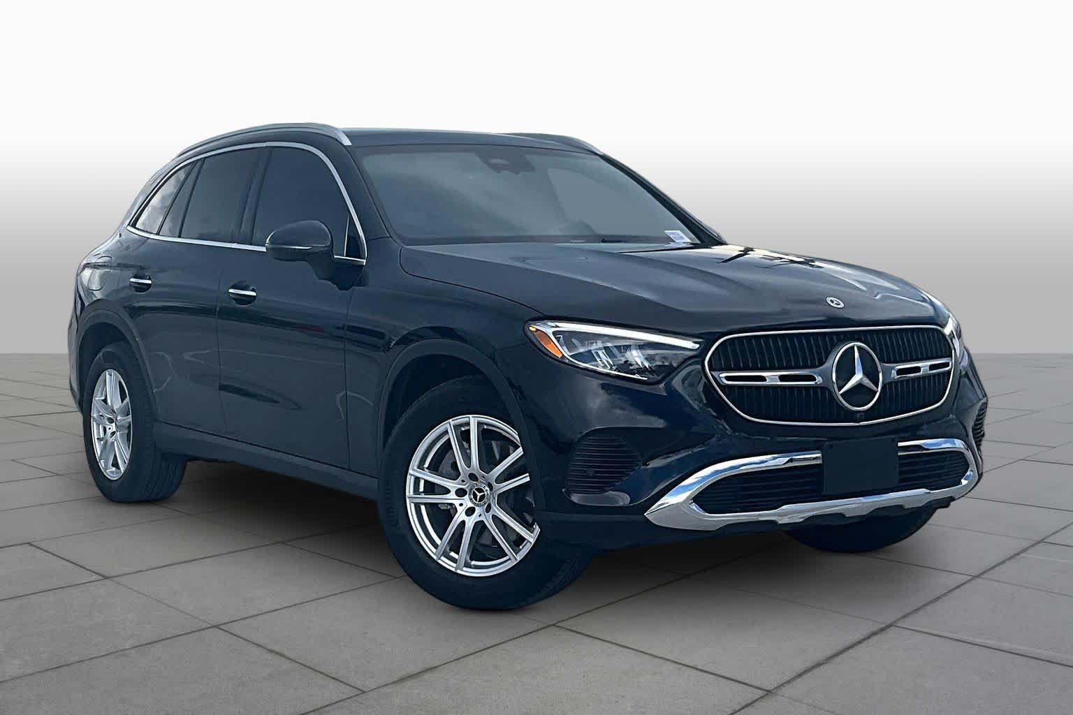 Used 2025 Black Mercedes-Benz GLC 300 image 2