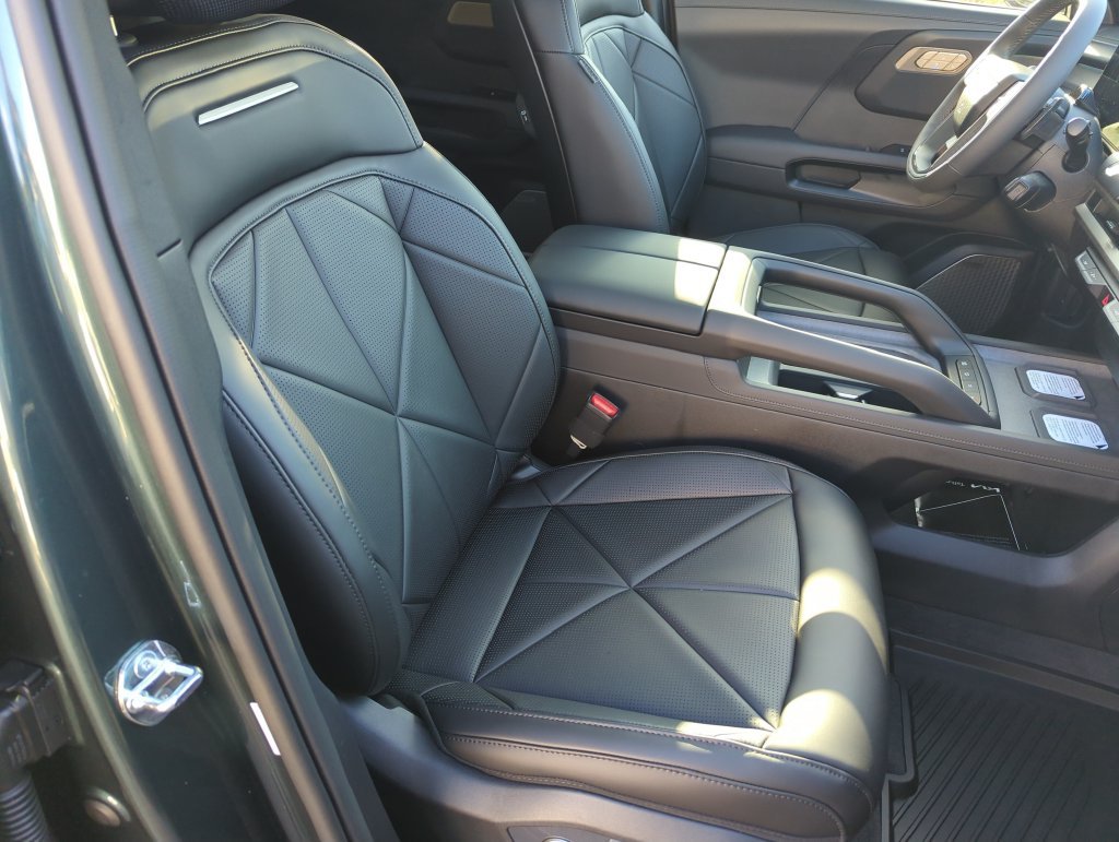 New 2027 Black Jade Green Kia SX image 39