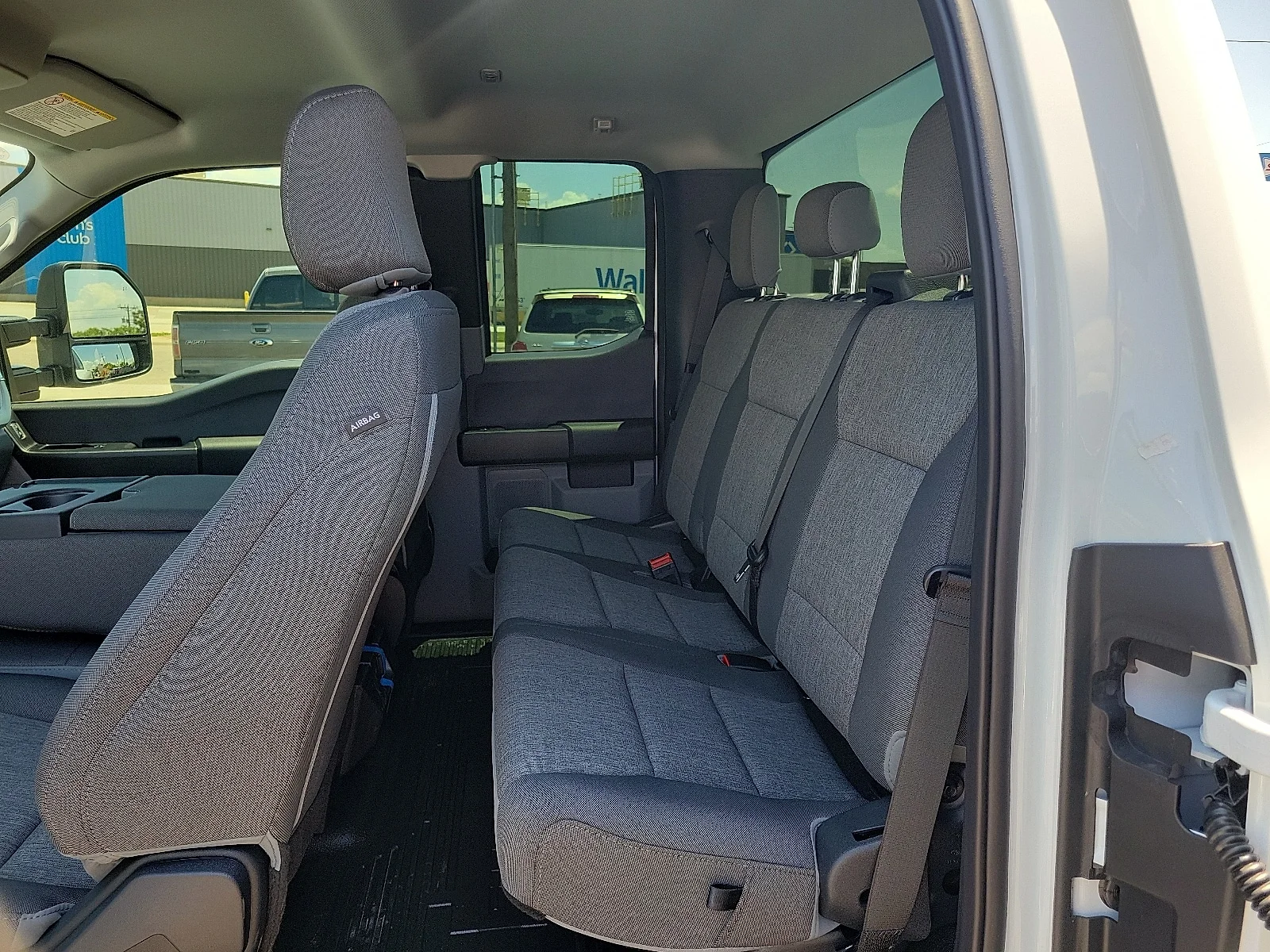 New 2025 Oxford White Ford F-250&reg; XL image 9