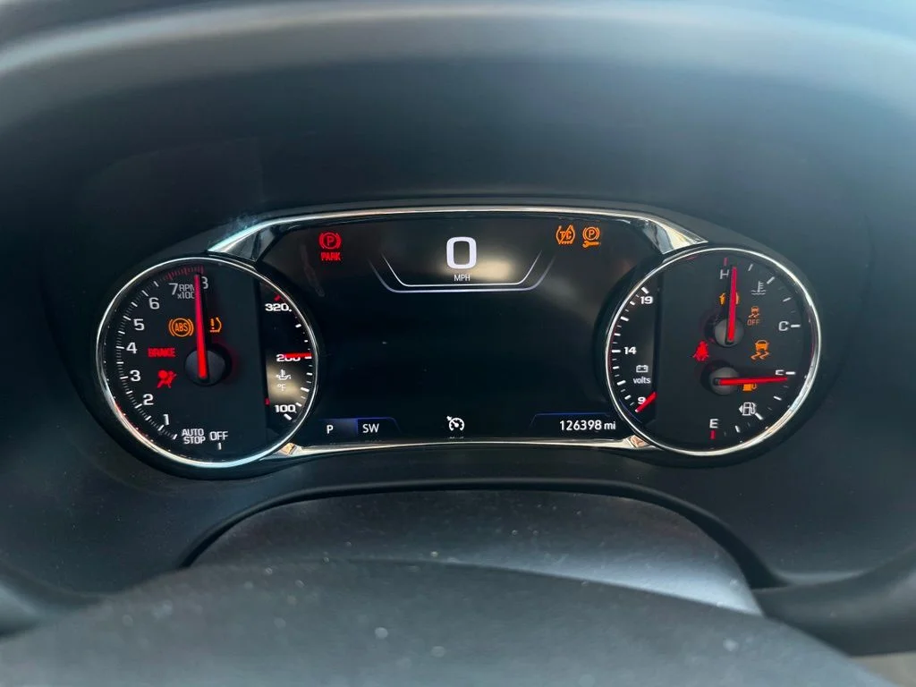 Used 2022 Gray GMC AT4 image 9