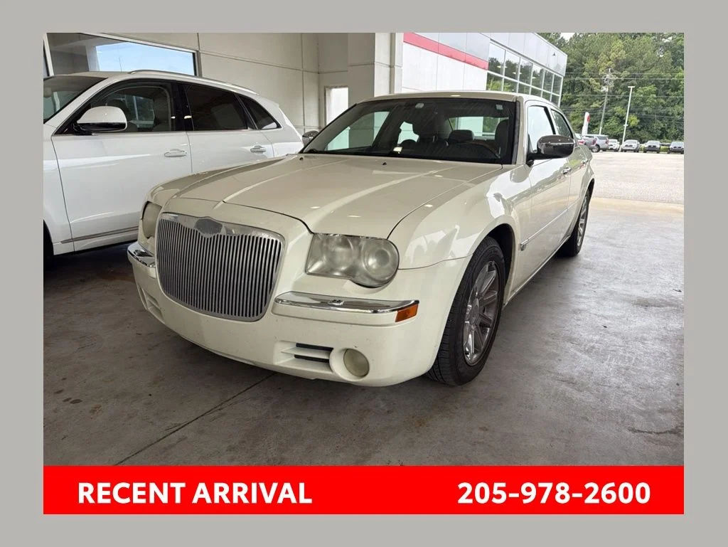 2005 Chrysler 300 C's photo