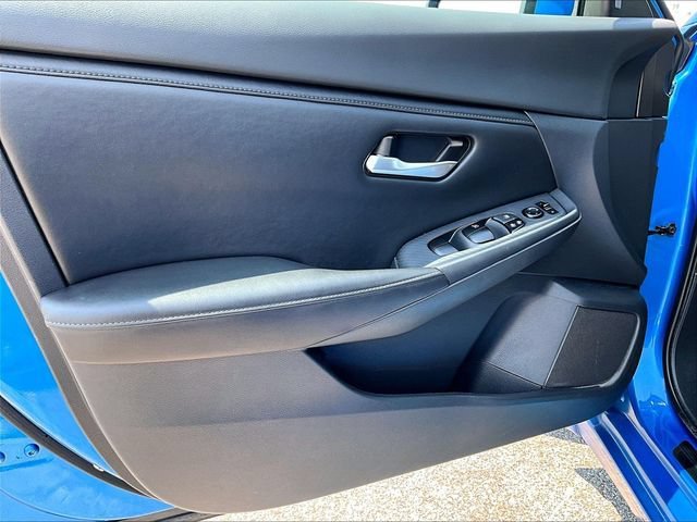Used 2021 Electric Blue Met Nissan SV image 8