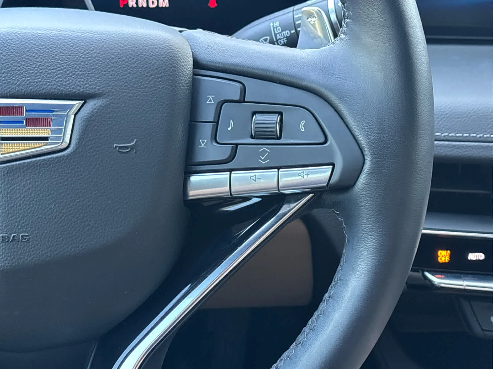 Certified Used 2025 Crystal White Tricoat Cadillac Premium Luxury image 18