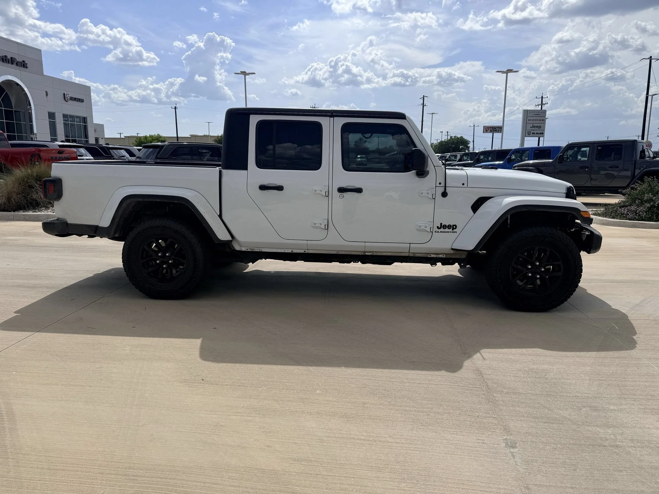 Used 2022 White Jeep Sport image 2