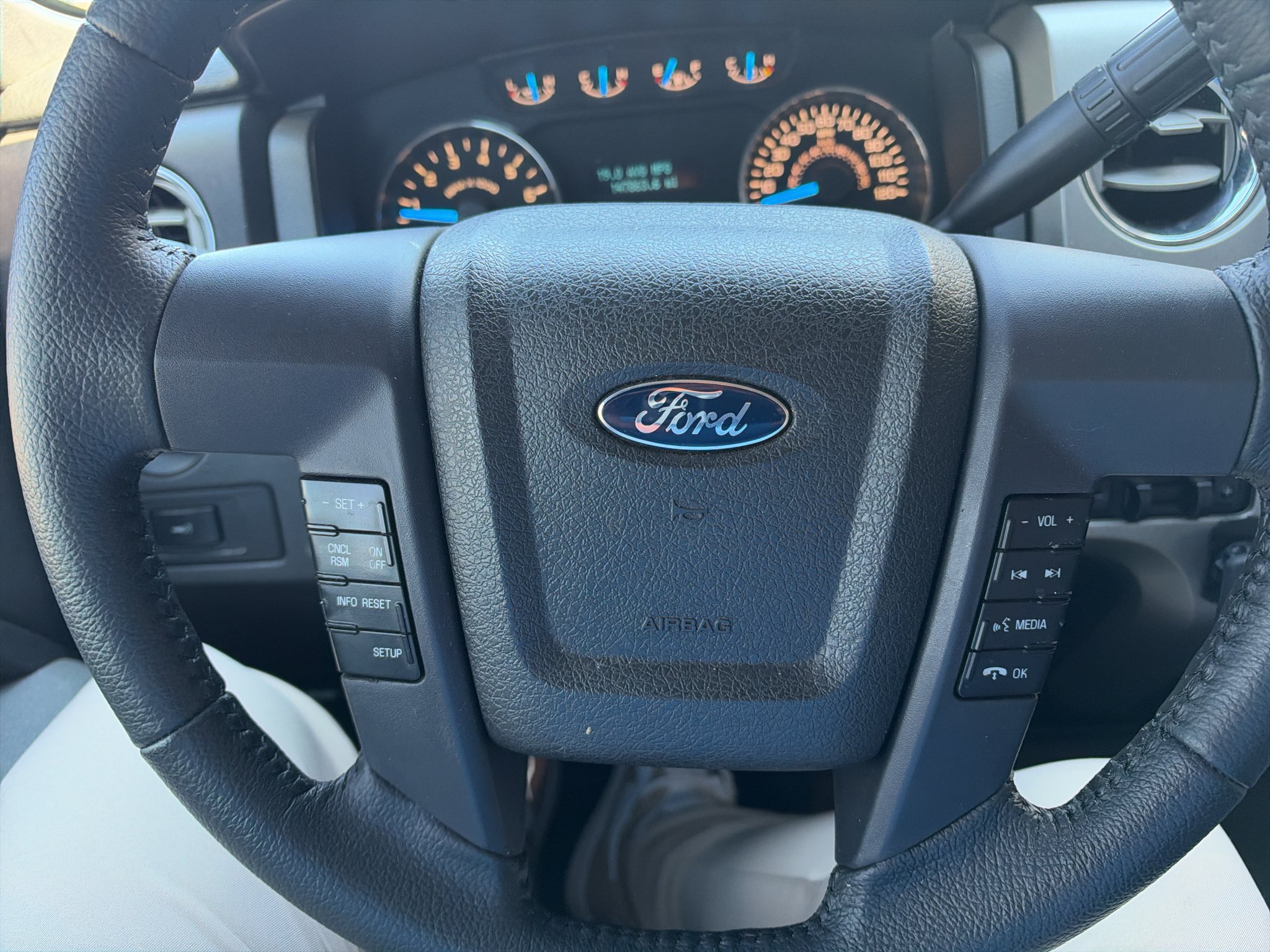 Used 2014 Oxford White Ford XLT image 15