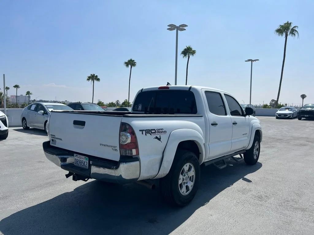 Used 2013  Toyota PreRunner image 5