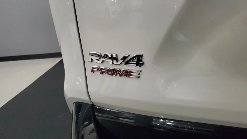 Used 2022 White Toyota XSE image 8