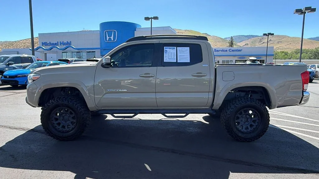 Used 2016 Quicksand Toyota SR5 image 6