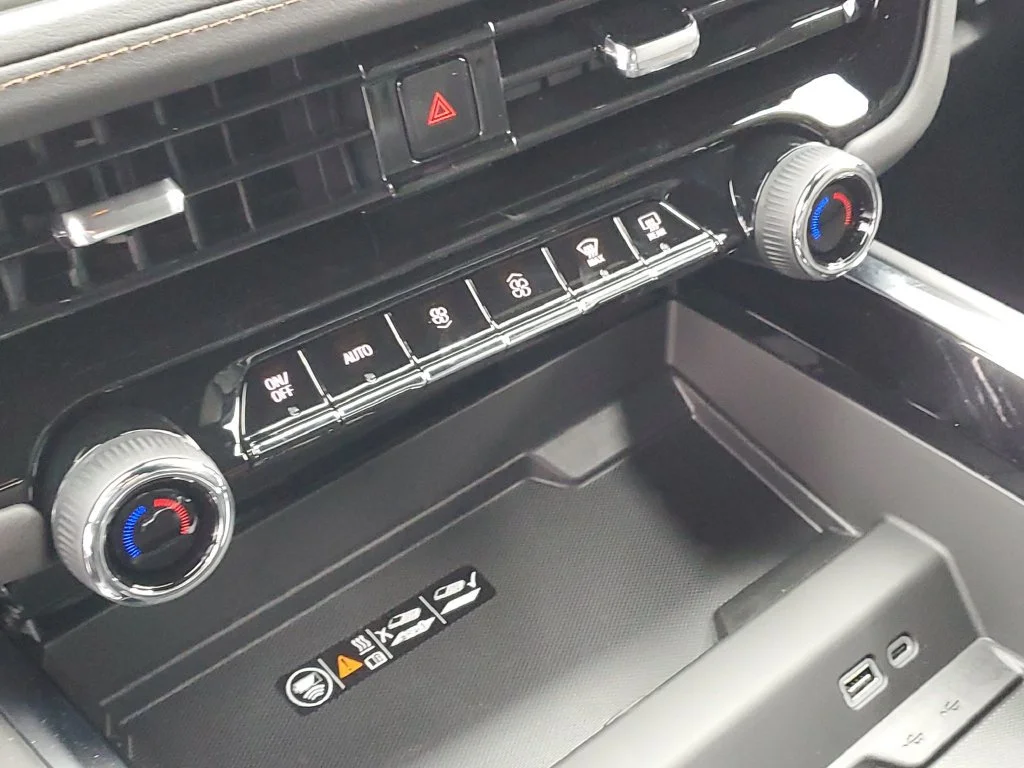 2027 Chevrolet Suburban High Country - Photo 17