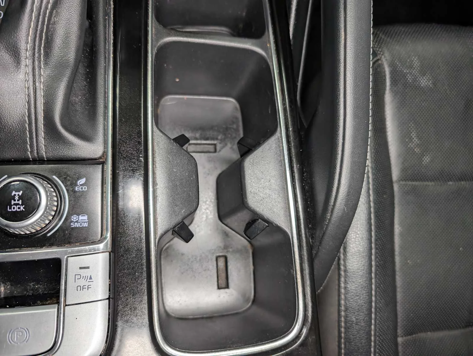 Used 2022 Wolf Gray Kia EX image 29