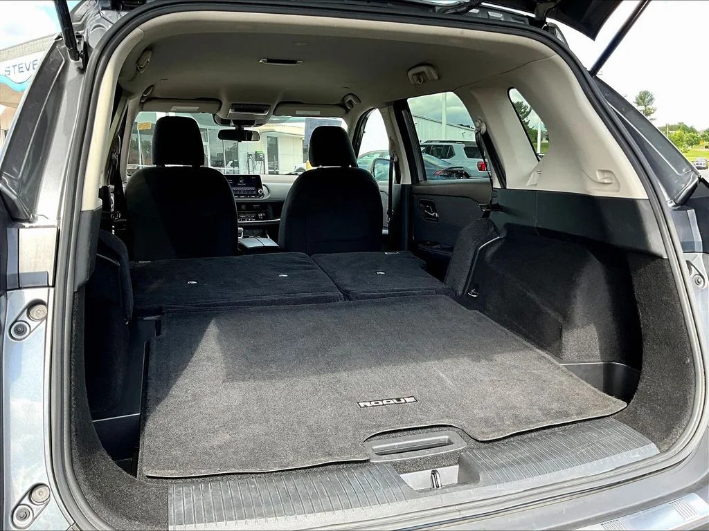 Used 2023 Gun Metallic Nissan SV image 8
