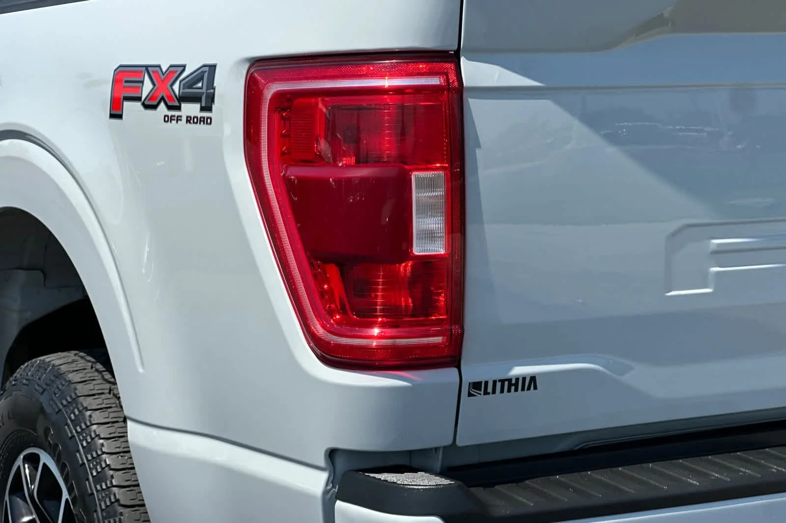 Certified Used 2023 Avalanche Gray Ford XLT image 27