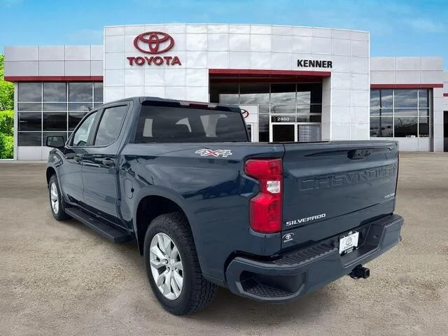 Used 2023 Northsky Blue Metallic Chevrolet Custom image 5