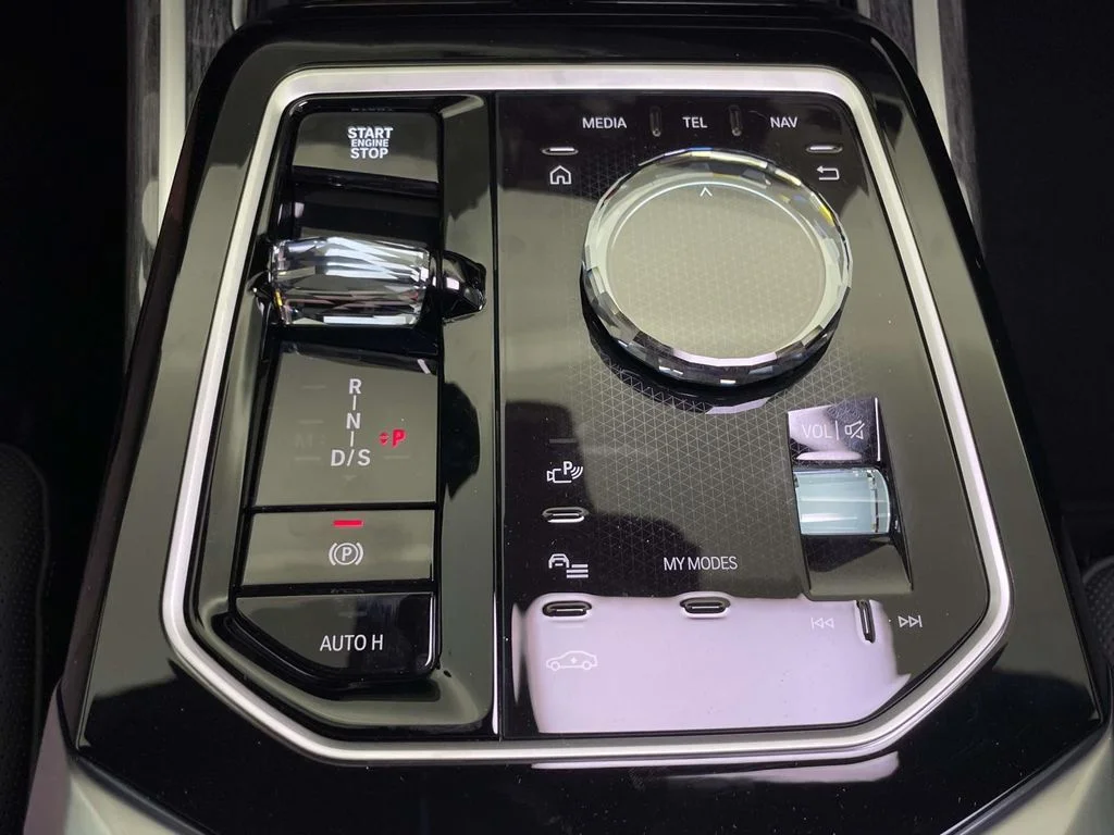 2025 BMW 7 Series 760i - Photo 27