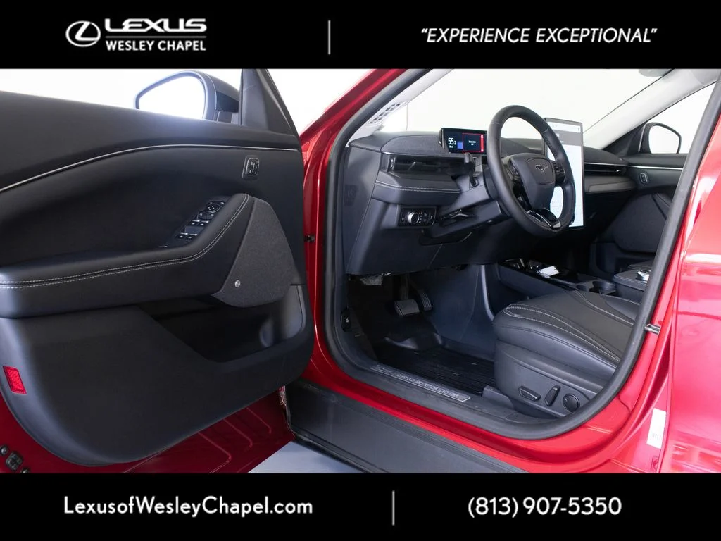 Used 2022 Red Ford Premium image 18
