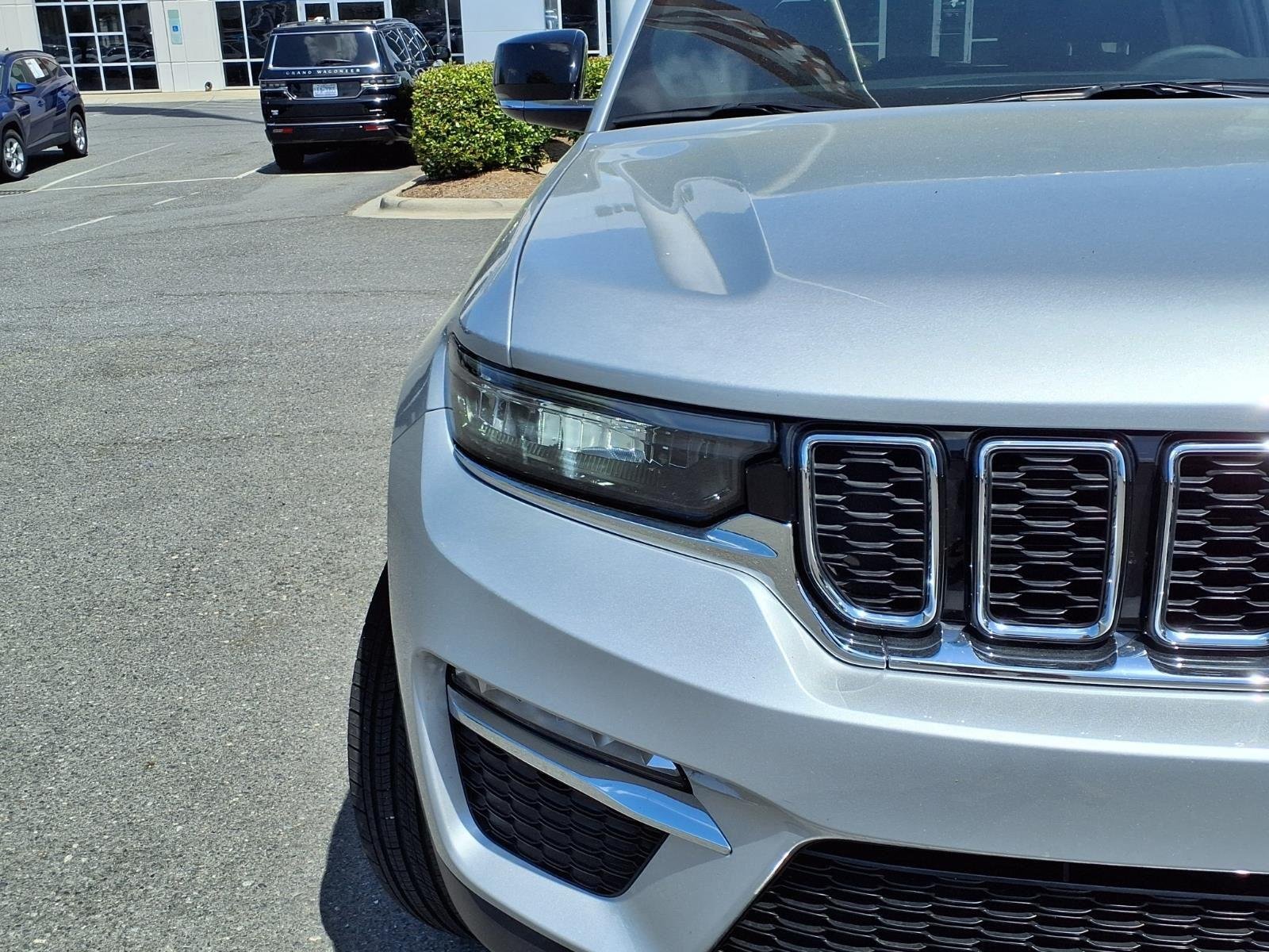 Used 2025 Silver Zynith Jeep Limited image 13