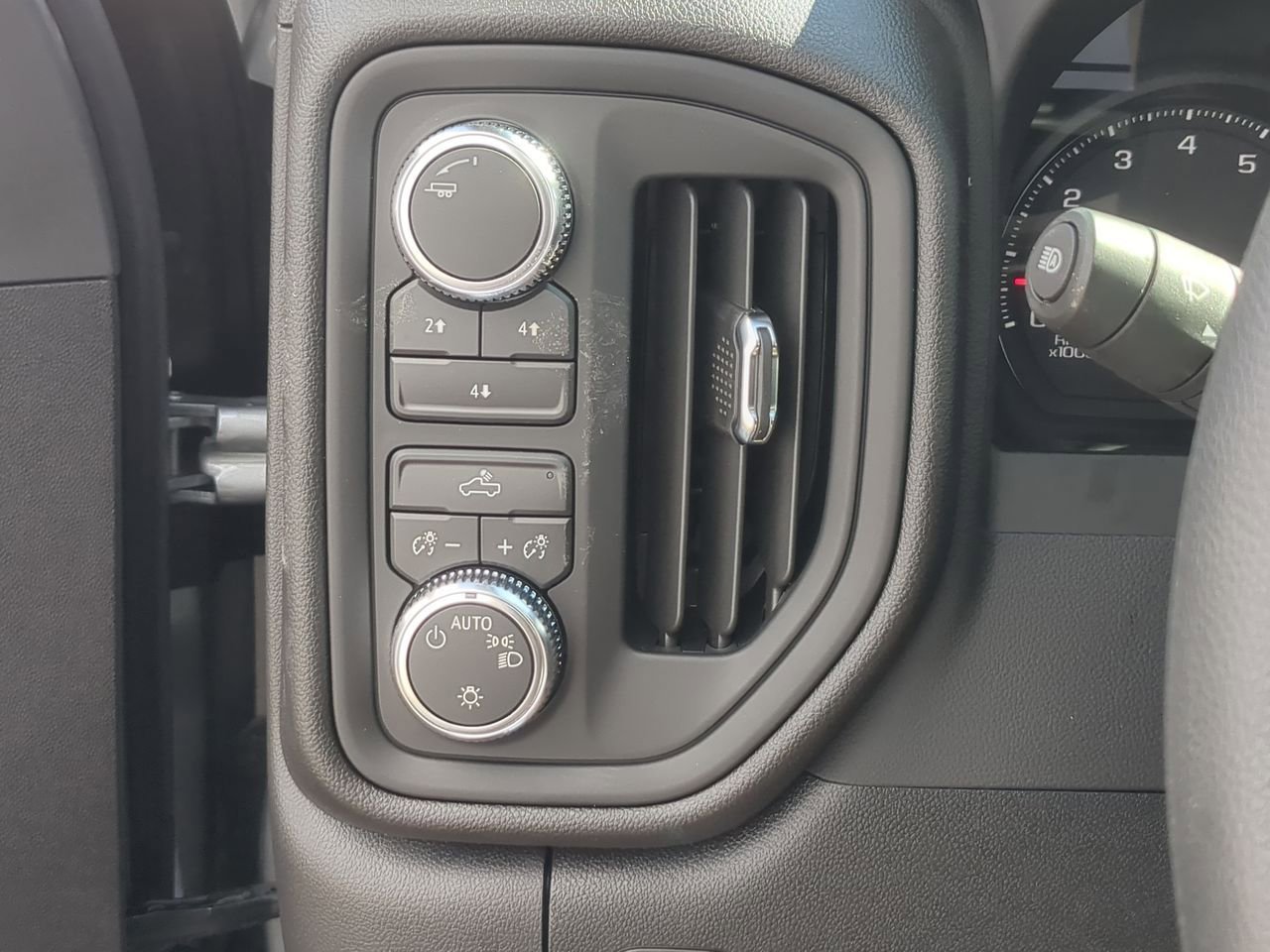 2026 GMC Sierra 2500HD Denali - Photo 17